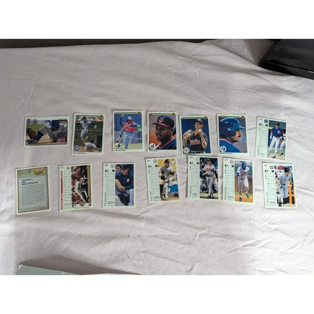 VTG 1990‎ 92 Baseball card lot Johnny Bench Sammy Sosa Greg Maddux Pascual Perez